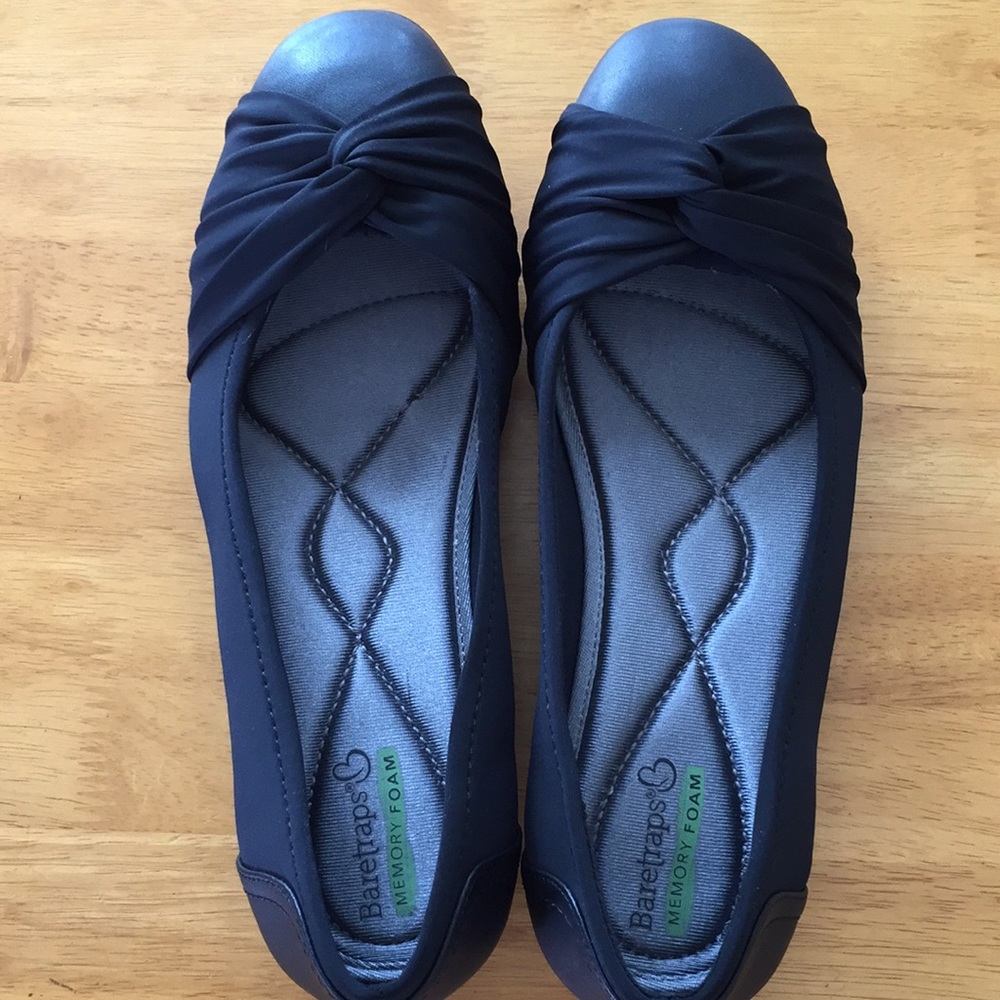 Black Baretraps Flats